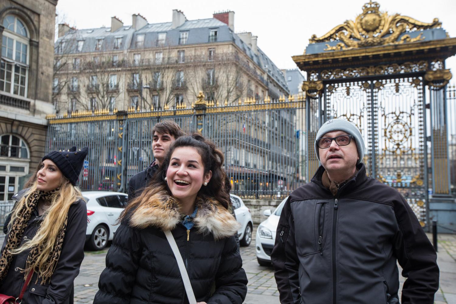 <a href='http://cqga.ngskmc-eis.net'>全球十大赌钱排行app</a>学院法语教授Pascal Rollet带领学生们到巴黎游学.